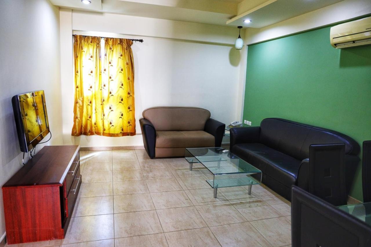 Johny International Hotel Muskat Bagian luar foto