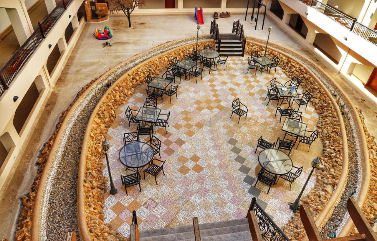 Johny International Hotel Muskat Bagian luar foto