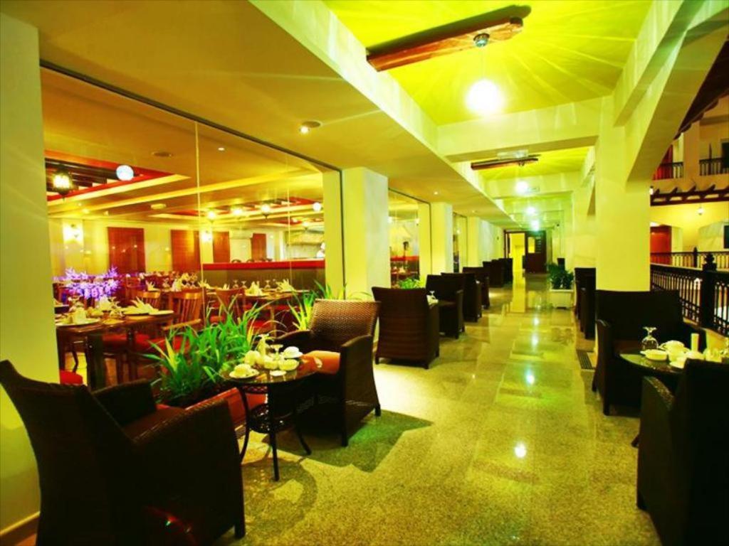 Johny International Hotel Muskat Bagian luar foto