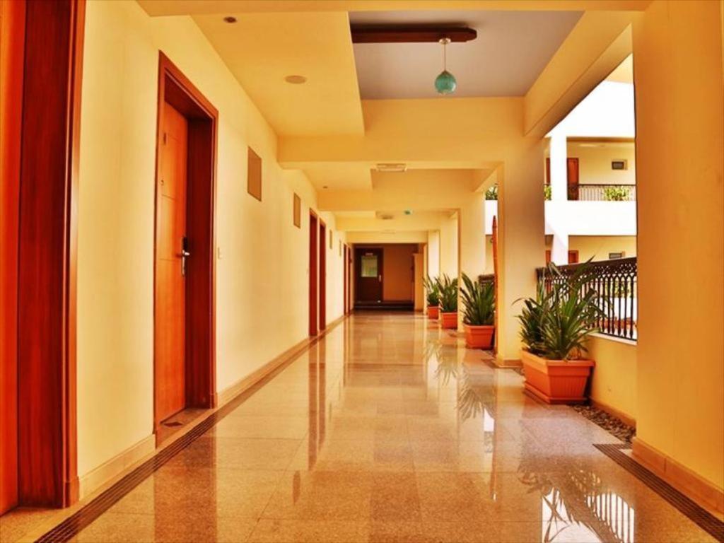 Johny International Hotel Muskat Bagian luar foto