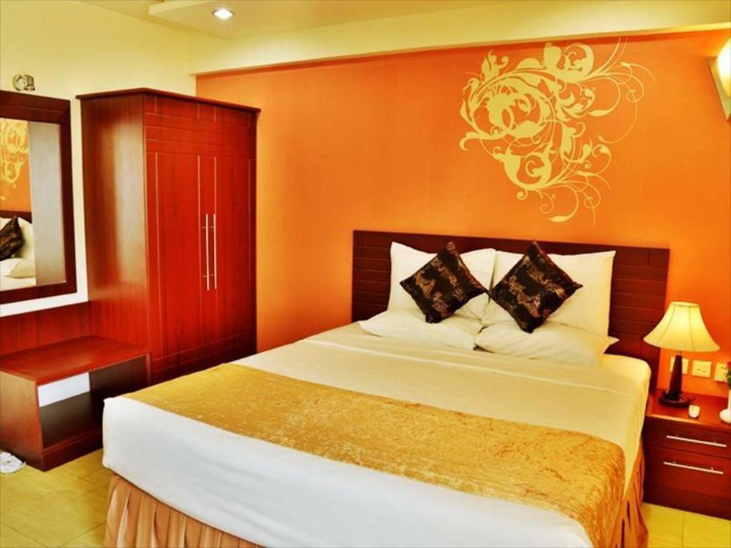Johny International Hotel Muskat Bagian luar foto