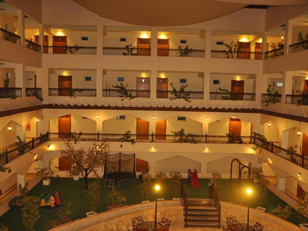 Johny International Hotel Muskat Bagian luar foto